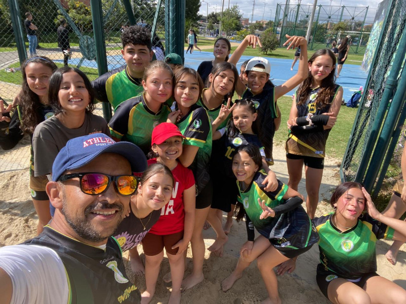 voley playa visitando a la escuela cerverus Legendarios Escuela de Formacion Deportiva